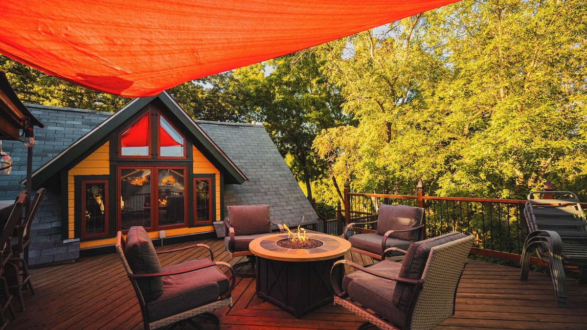 Bayport Apartment | Unique 2 Bedroom Vrbo with Amazing Rooftop Deck & Firepit Area. Near Stillwater!