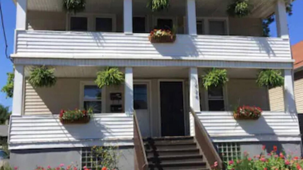 Detroit - Shoreway Apartment | Unique 2 BR in Lively Gordon Square!
