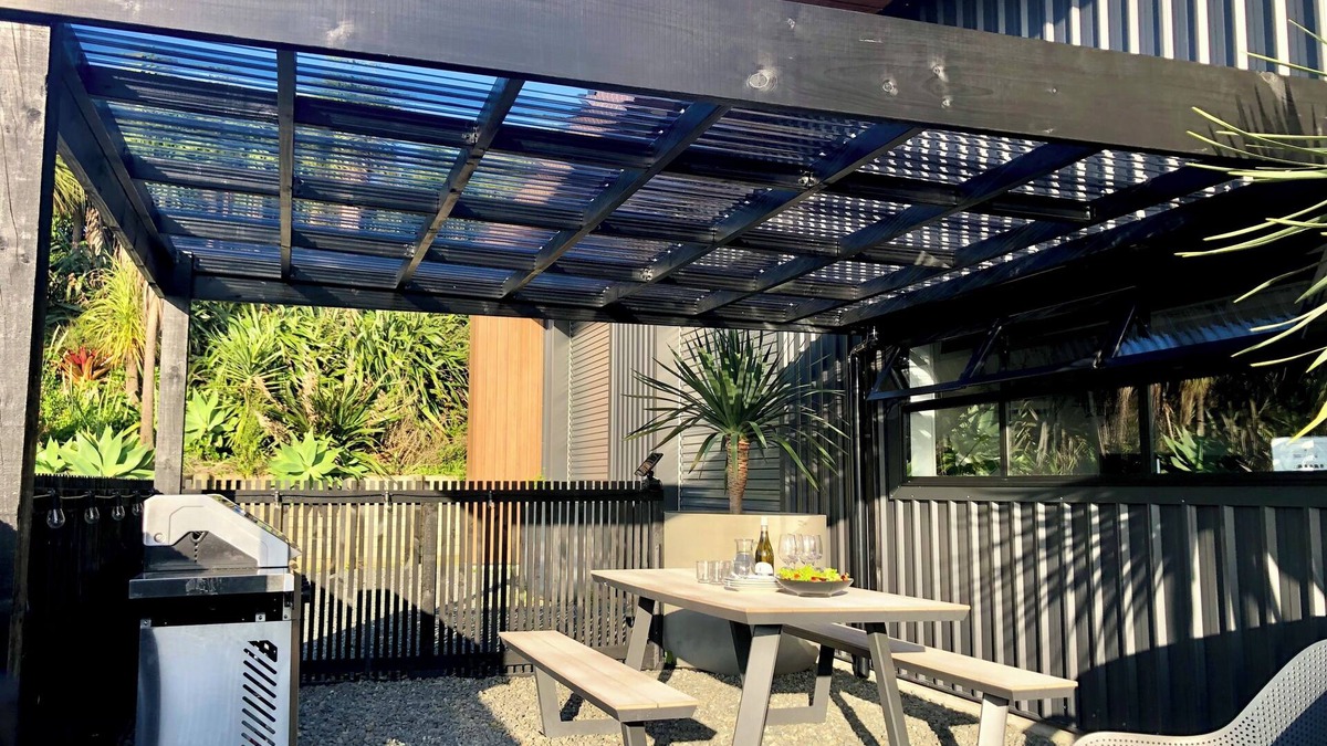 Mahurangi West House | Unique 3 bedroom property, 40 Mins from CBD