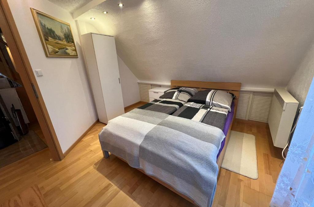 Korntal-Munchigan Apartment | Unique: 3 Zimmer Apartment in Korntal-Münchingen