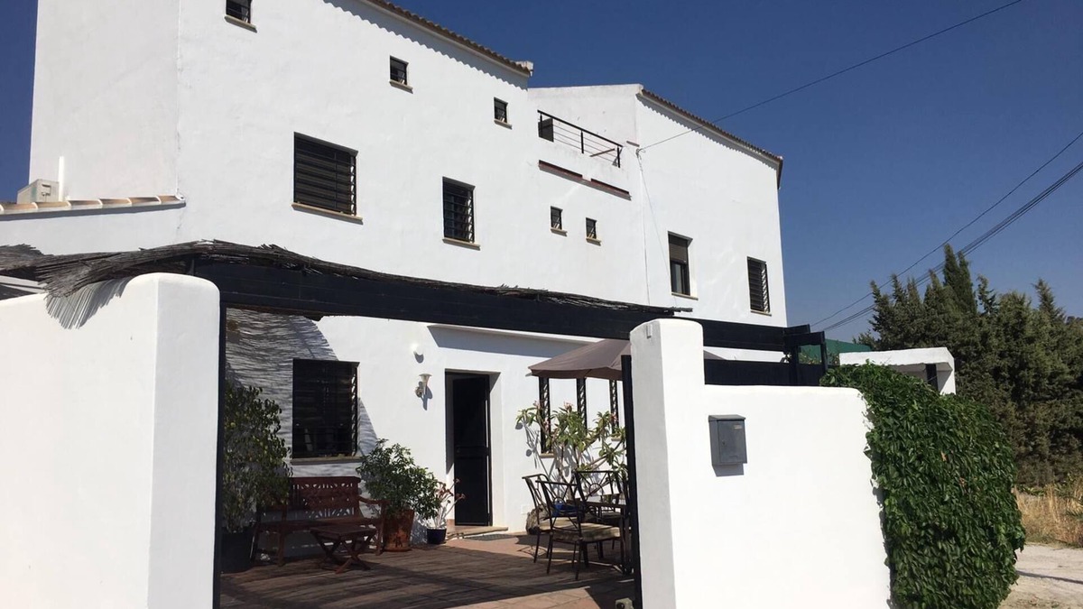 Algodonales House | Unique 4 Bedroom Home overlooking the Grazelema mountains