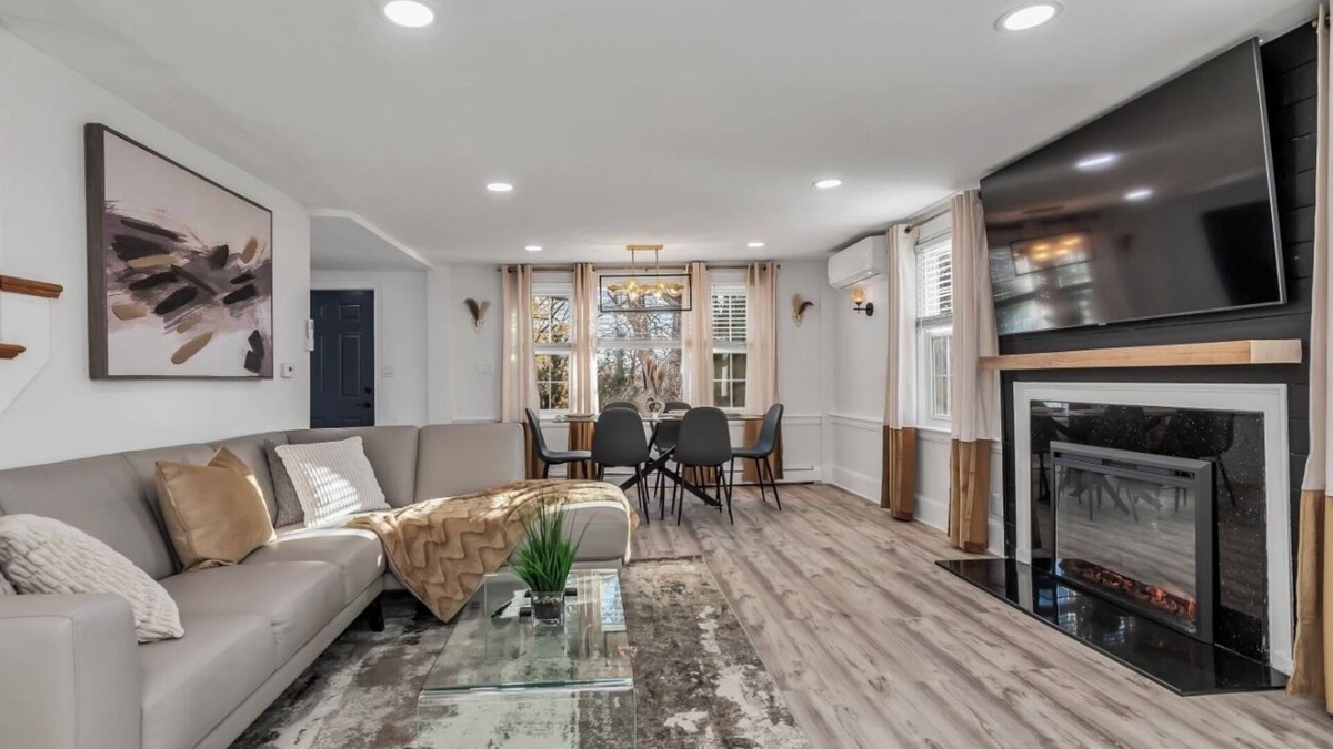 Methuen House | Unique 4bedrooms 2 bathrooms stunning getaway unit