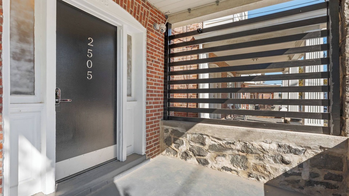 Wilmington House | Unique 5-bedroom private house in Wilmington perfect for long term stays