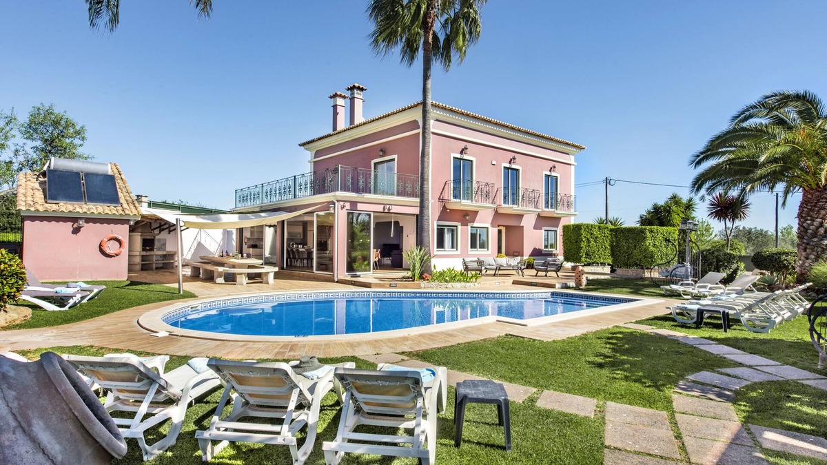 Albufeira Villa | Unique 6 Bedroom All Ensuite Villa in Algarve + Heated Pool (on request)