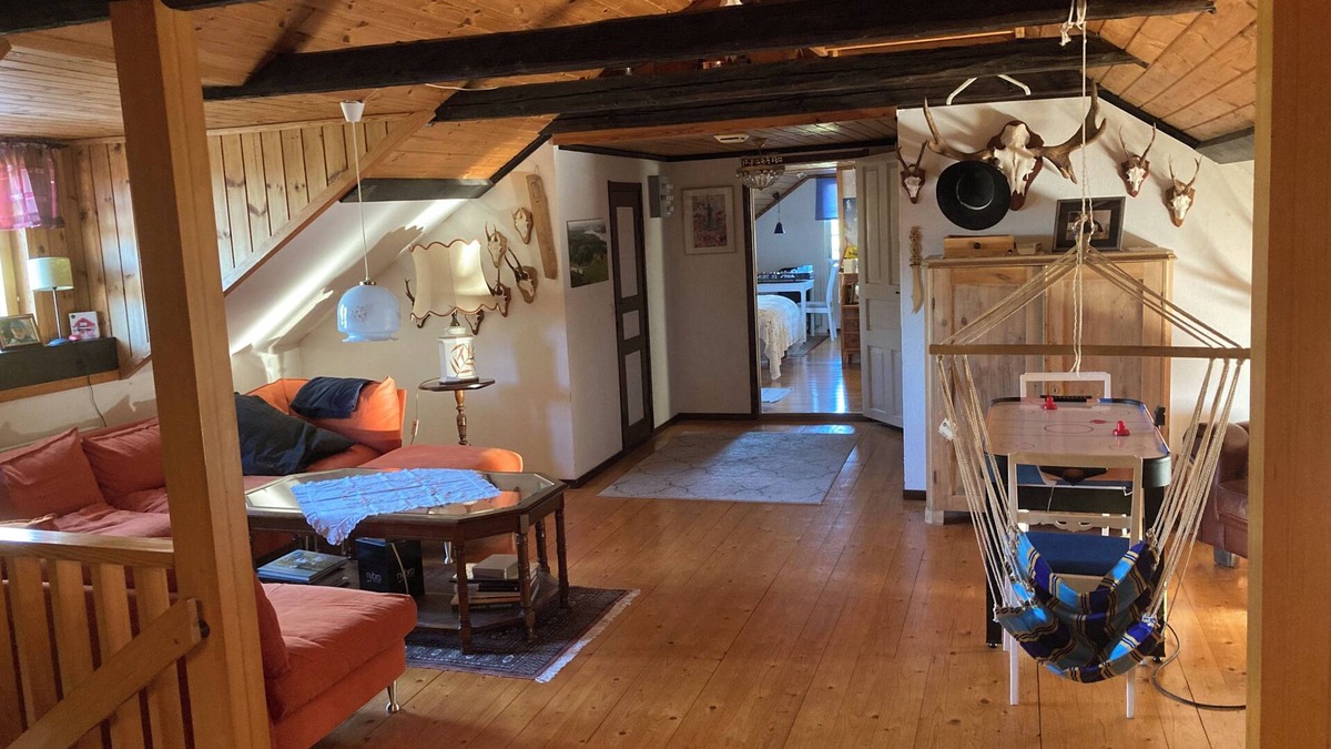 Vetlanda Municipality House | Unique accommodation in Småland. 3 km to slalom slope. 400 m to bathing lake with wood sauna.