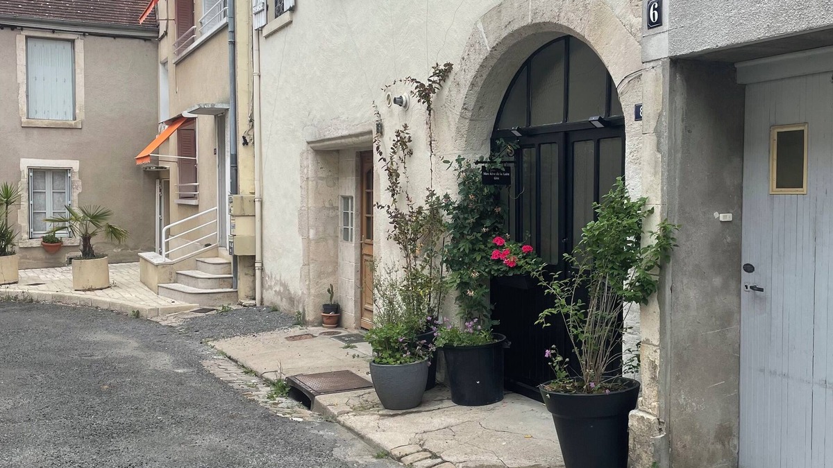 La Charite-sur-Loire Apartment | Unique and luxurious apartment located in the heart of La Charité sur Loire.