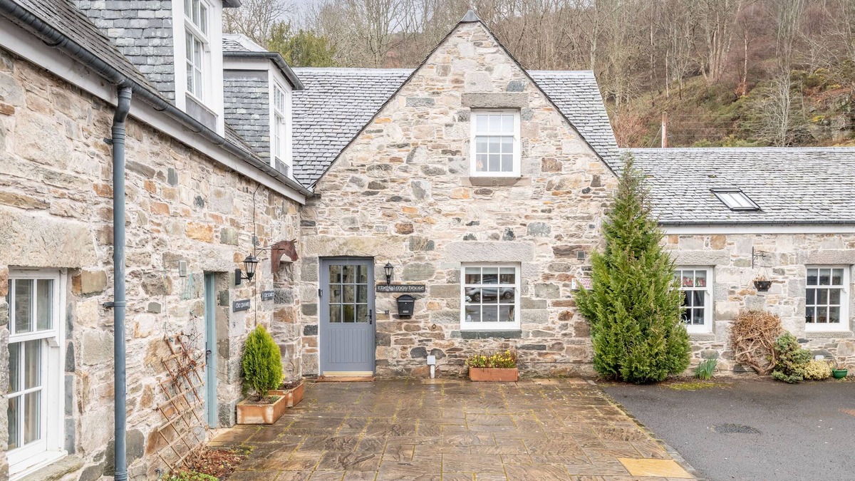 Loch Tay Cottage | Unique and cozy two bedroom cottage in Fortingall, Perthshire