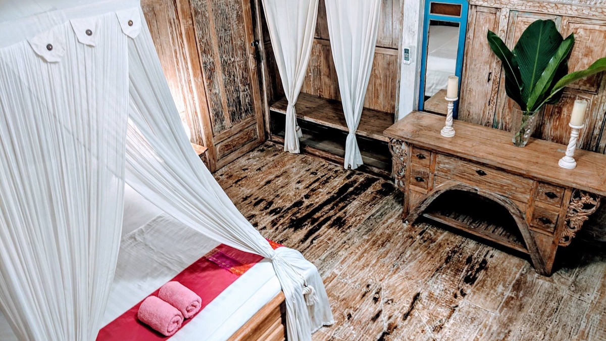 Denpasar Barat Cottage | Unique and lovely wooden cottage 2