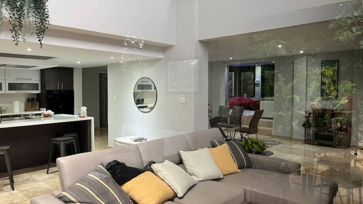 Rio Villa | Unique and Luxurious 5 Bedroom Mansion