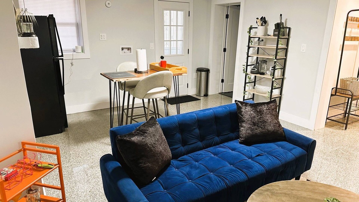 Communipaw Apartment | Unique and stylish recently renovated studio apartment 20 mins away from NYC