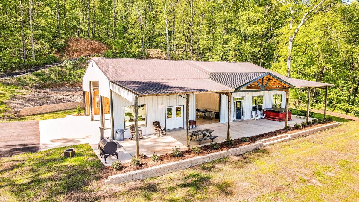 Grant Cabin | Unique and tranquil mountain-side getaway, close to Guntersville Lake.