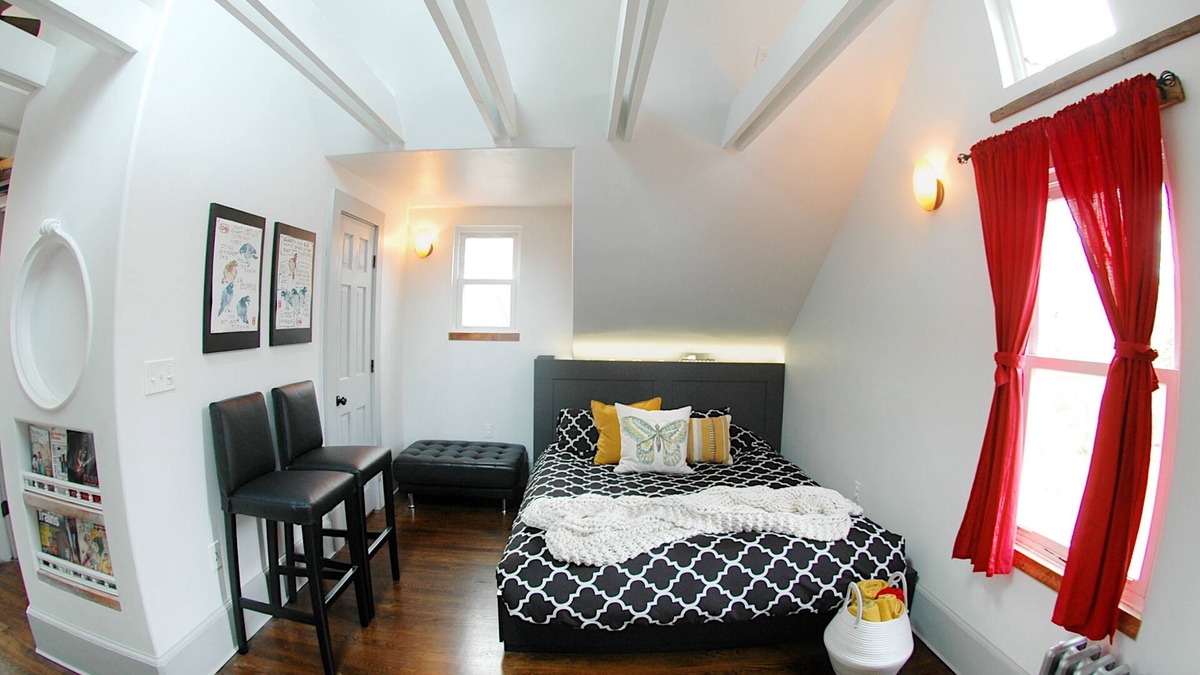 North Billerica House | * Unique Artists' Home + Sunporch Gallery - Read - Cook - Relax *