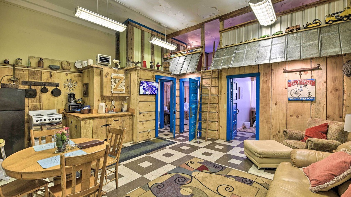 Wilcoe Apartment | Unique ATV Apartment in Remodeled Schoolhouse