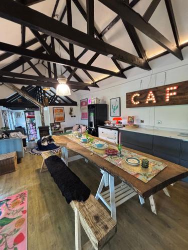 Hertford House | UNIQUE BARN FARM STAY RIVER View fireplace pet friendly firepit bbq