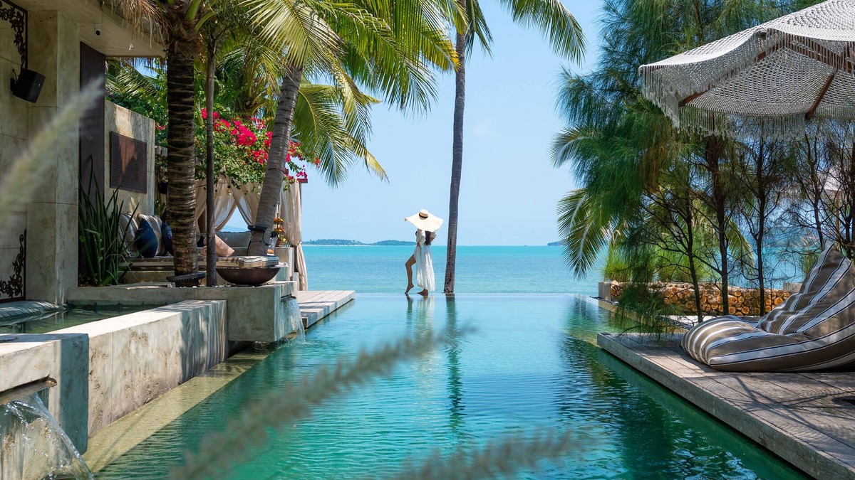 Bophut Villa | Unique Beachfront Mansion in Koh Samui top location