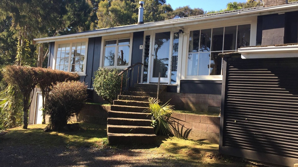 Piha Cottage | Unique Bush Hide