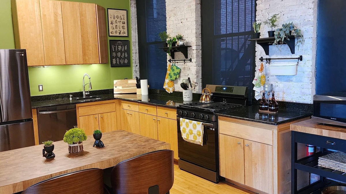 Ironbound District Apartment | Unique chic modern open floor plan Modern Loft