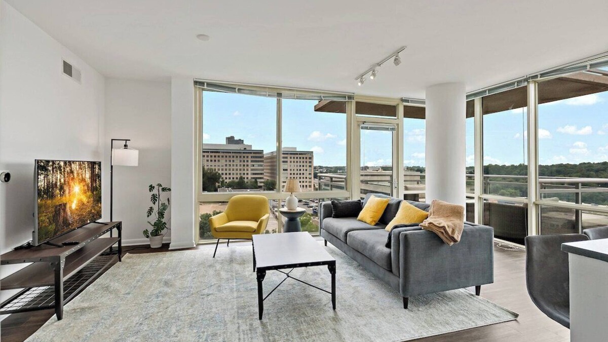 McLean Apartment | Unique Collection | Luxury | Balcony| Rooftop Pool