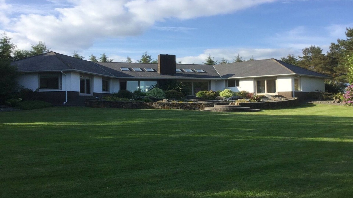 Clonbur House | Unique Comfortable House Overlooking Lake, Mountains And Woodland