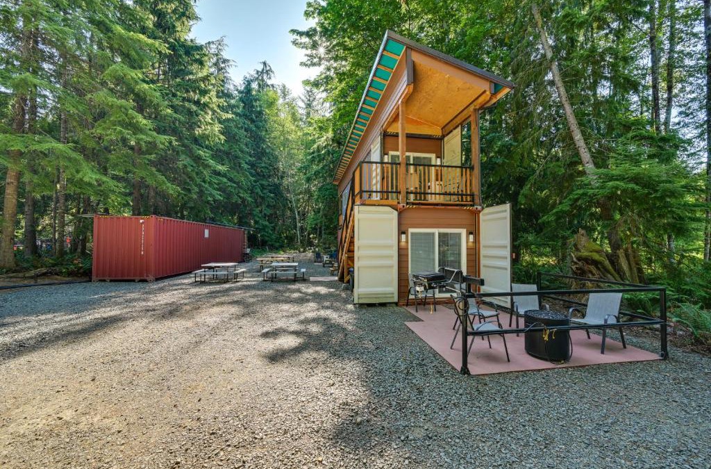 Pierce County Apartment | Unique Container Studio with Deck and Fire Pit!