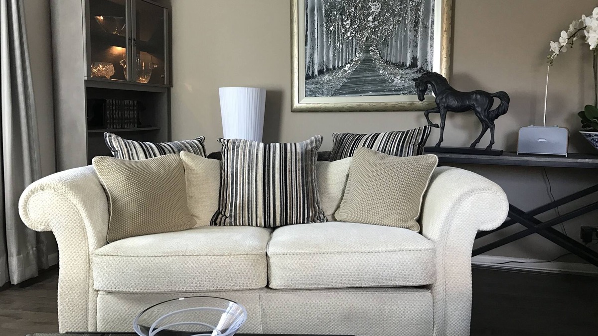 Malvern Apartment | Unique Contemporary luxury Ground Floor Apartment.