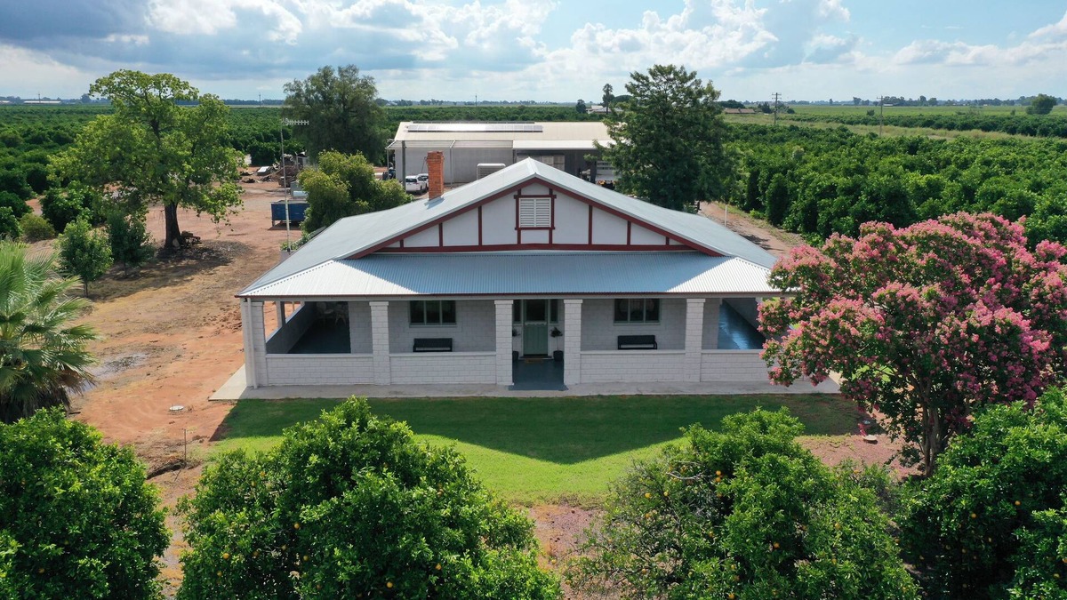 Leeton Cottage | Unique Cottage in orchard setting - quiet, peaceful setting close to town