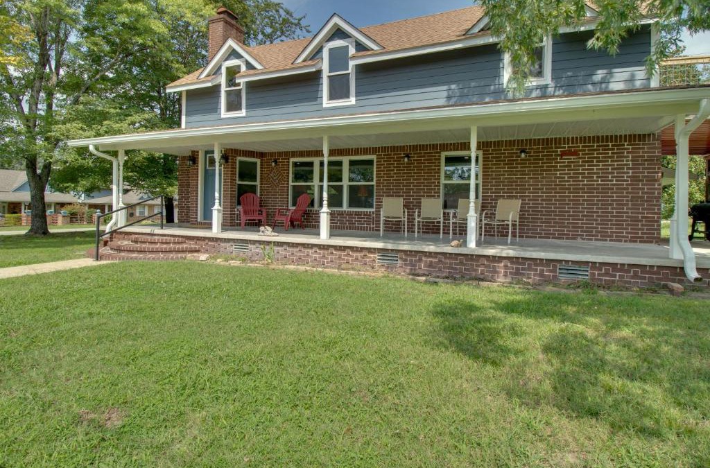 Cotter House | Unique Cotter Getaway with Deck and Outdoor Dining!