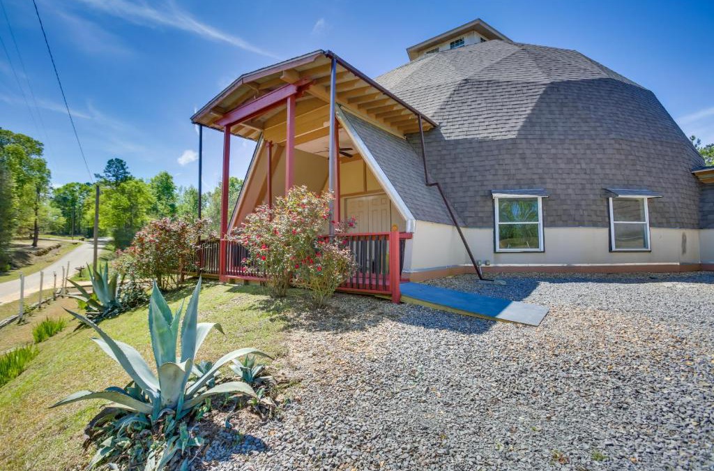Kokomo House | Unique Country Getaway in Angie with Covered Patio!