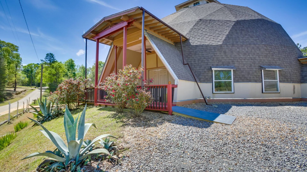 Kokomo House | Unique Country Getaway in Angie w/Covered Patio!