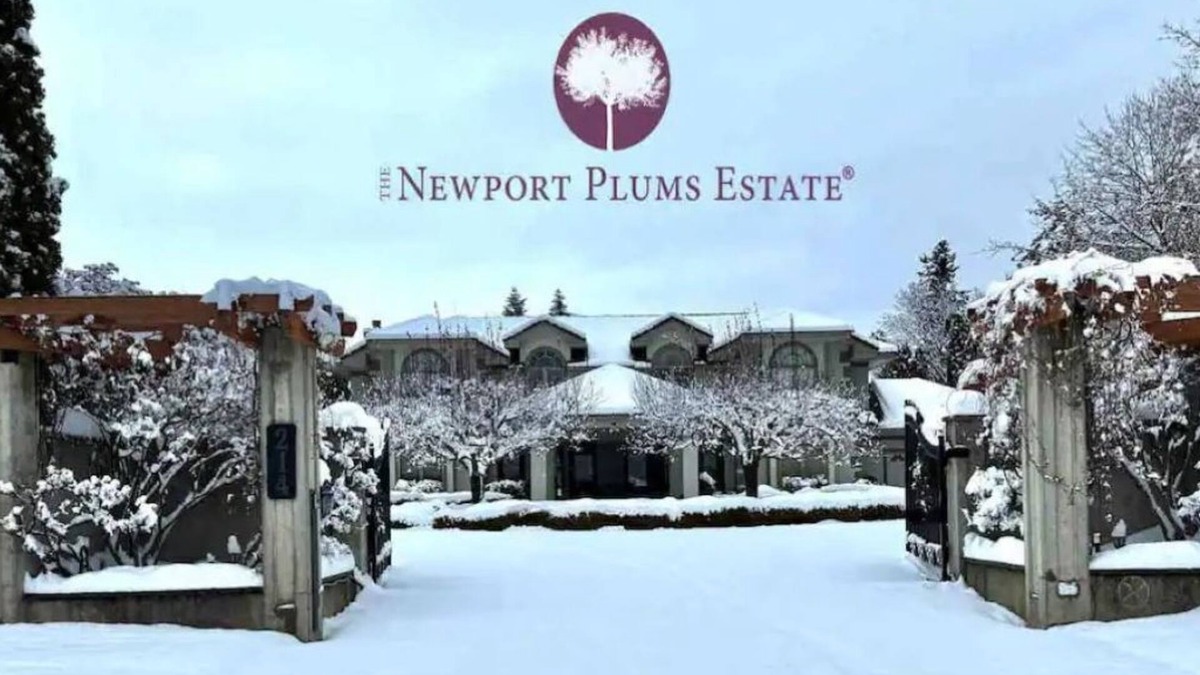 Sandpoint House | Unique downtown Sandpoint house with hot tub!