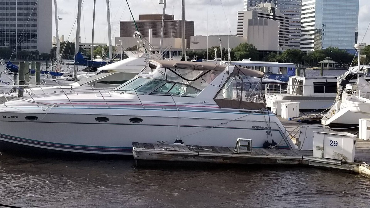 Downtown Jacksonville Boat Rental | Unique experience on Floating Paradise