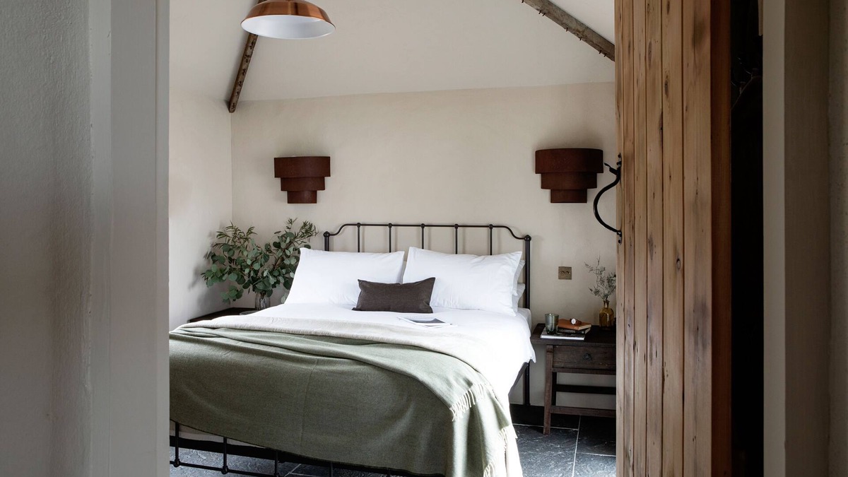Miltown Malbay Apartment | Unique Gate Lodge on the Wild Atlantic Way