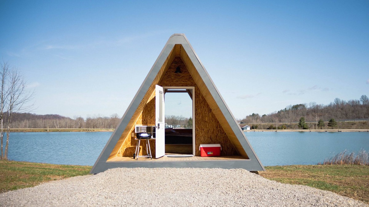 Kipling RV Rental | Unique Glamping in Cambridge: Lakeside Cabin #12