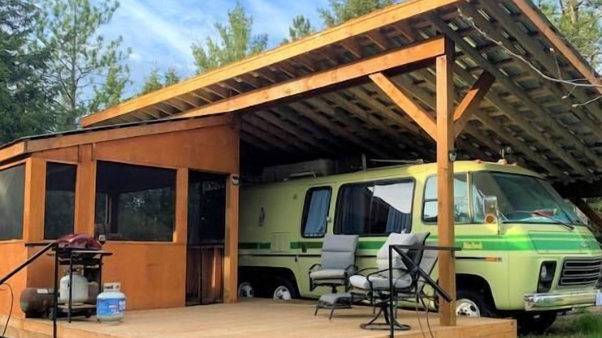 Durham Region House | Unique Glamping RV on 100 acres 1 hr from Toronto