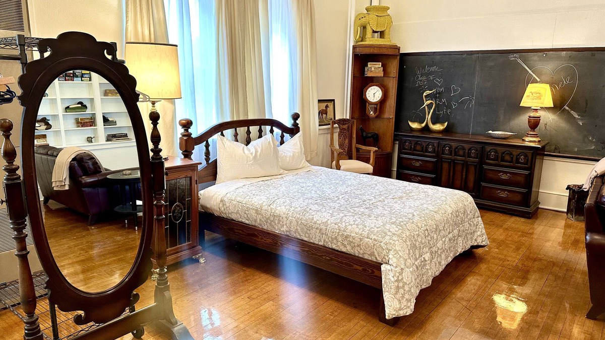 Levering Condo | UNIQUE HIDDEN GEM CENTERED AMIDST LAKES, MACKINAW ISLAND, GOLFING HIKING BIKING!