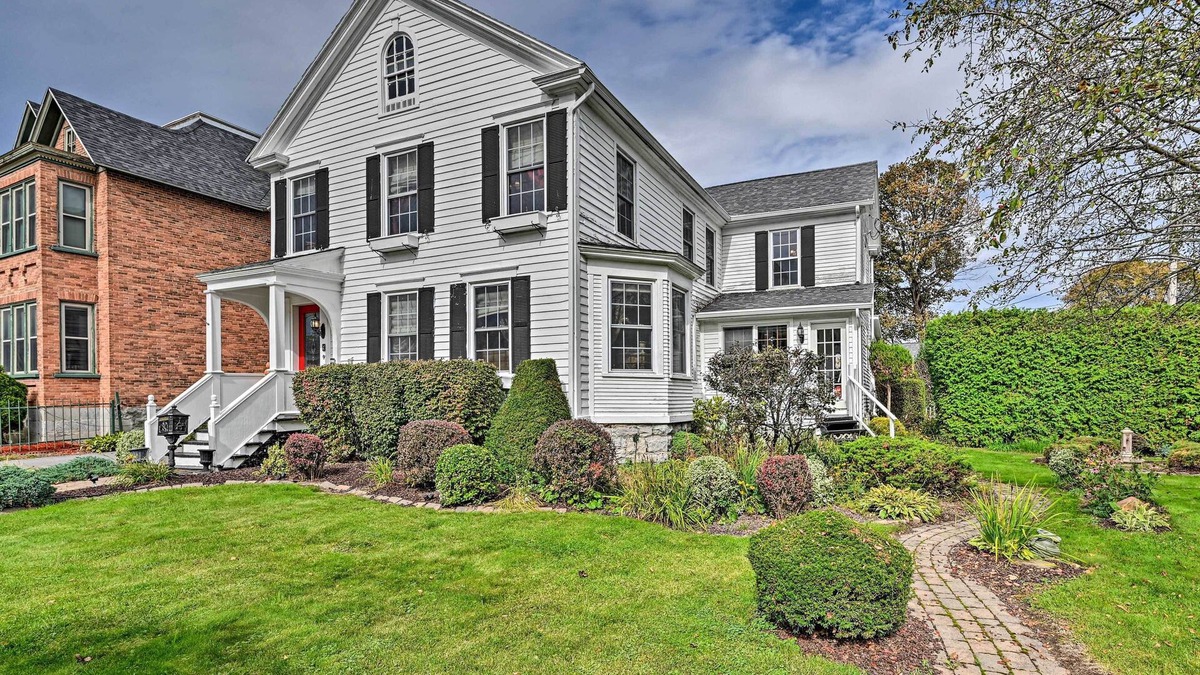 Plattsburgh House | Unique & Historic Home Walk to Lake Champlain