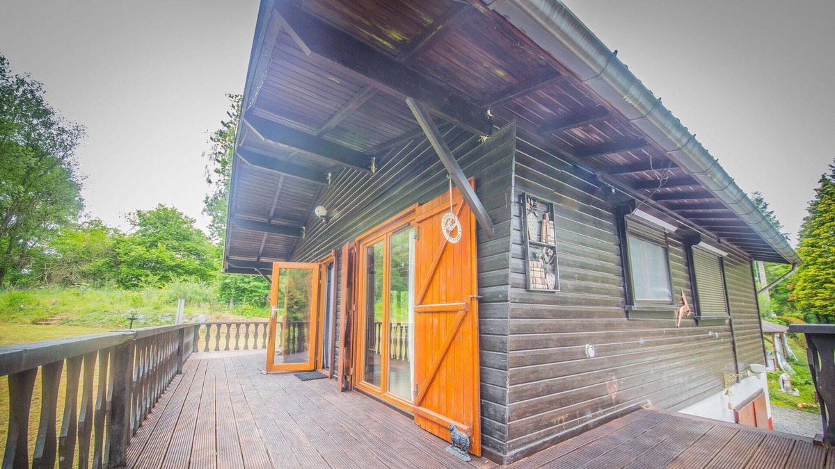 Ny Ski Chalet | Unique holiday home Cha'Laise in the woods near Rendeux