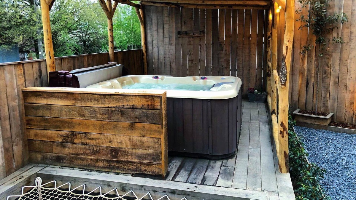 Tavigny House | Unique holiday home in Bastogne with bubble bath