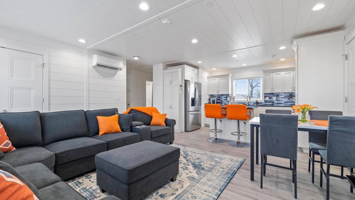 Downtown Branson Cabin | UNIQUE HOME/Branson Landing/Trolley Stop/Gazebo