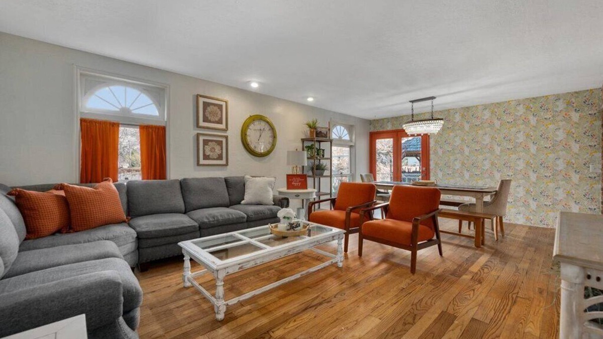 Orchard North House | Unique Home Perfect for Gathering. Pets welcome!