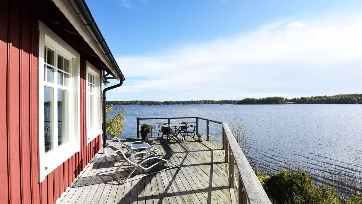 Åmål House | Unique house in Köpmannebro with fantastic lake plot | SE17008