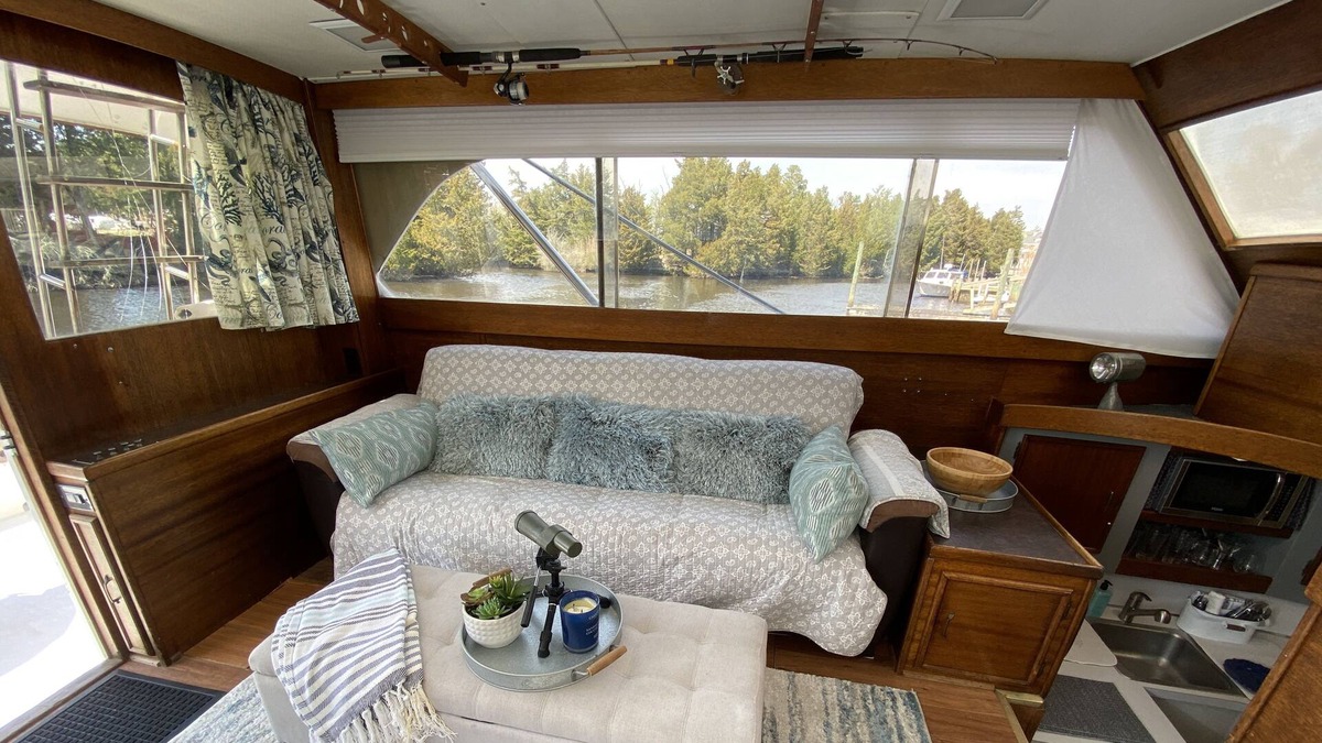 Little Egg Harbor Boat Rental | Unique Houseboat Experience!