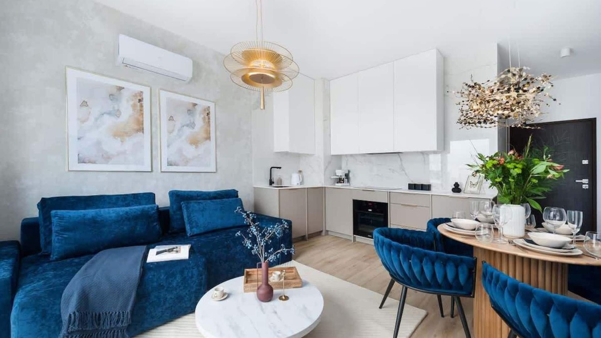 Orlinki Apartment | Unique interiors in a modern seaside marina