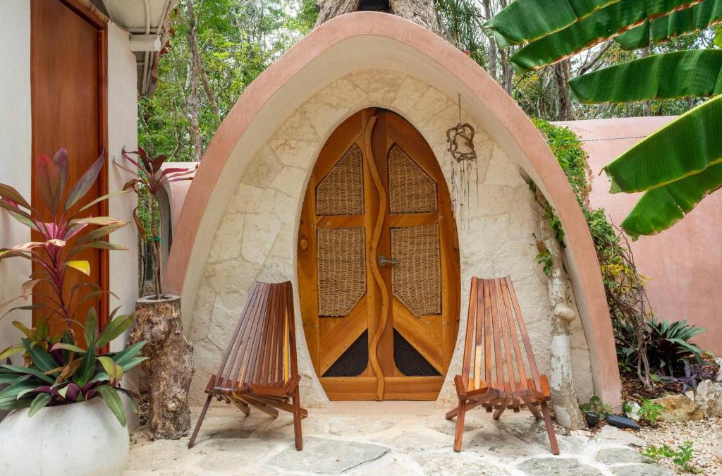 Soliman Bay Cabin | Unique Jungle Dome Ik