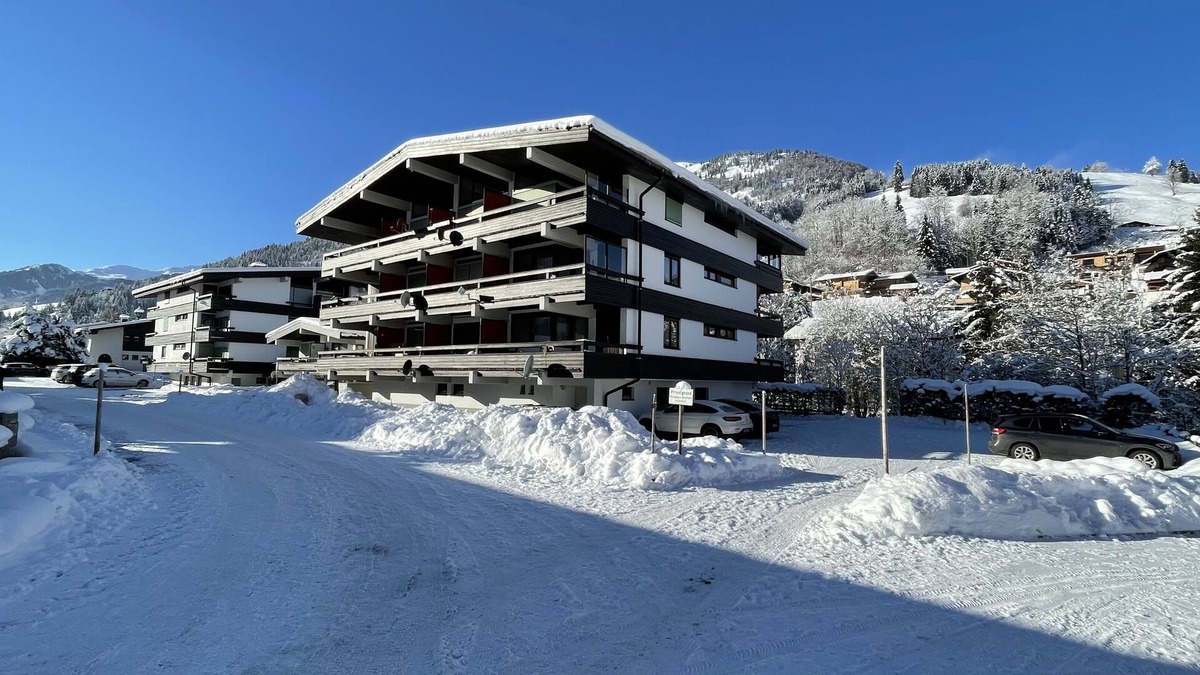 Kirchberg in Tirol Apartment | Unique living with conservatory and sleeping on the gallery