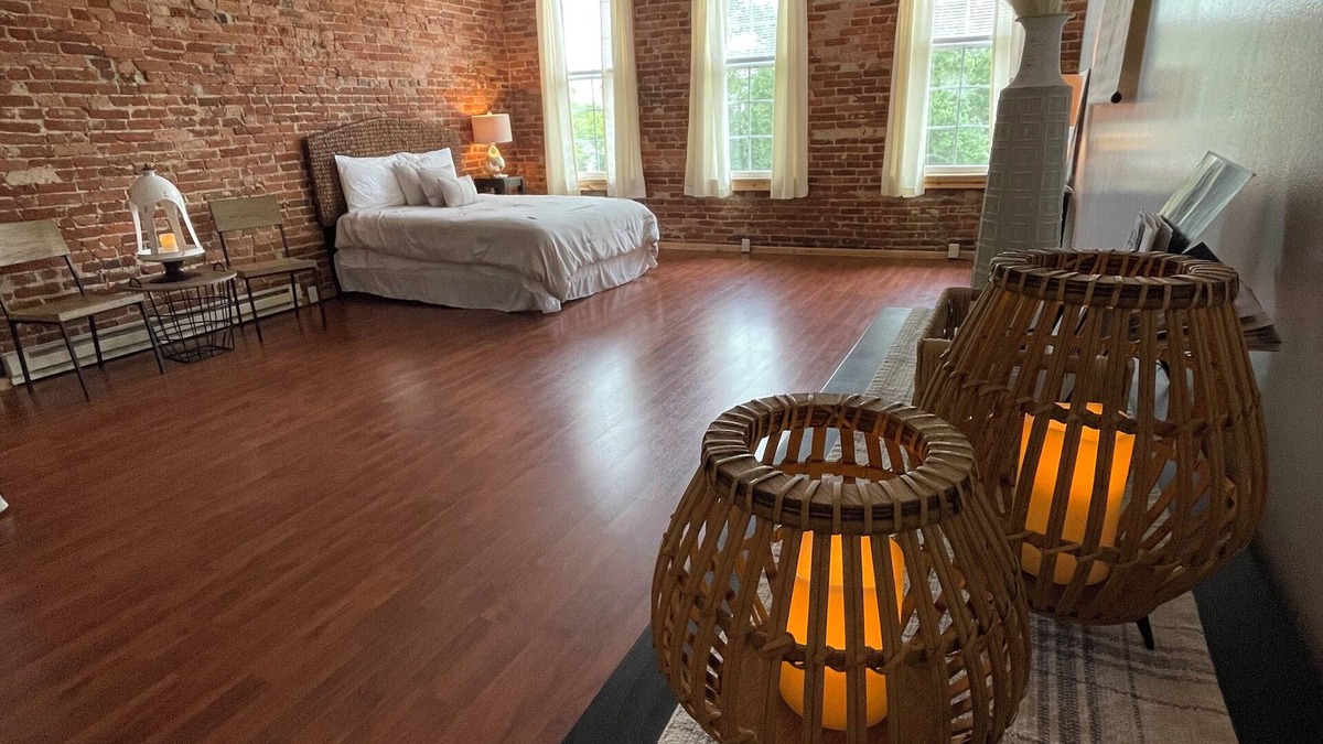 Vandalia Apartment | Unique loft in historic downtown