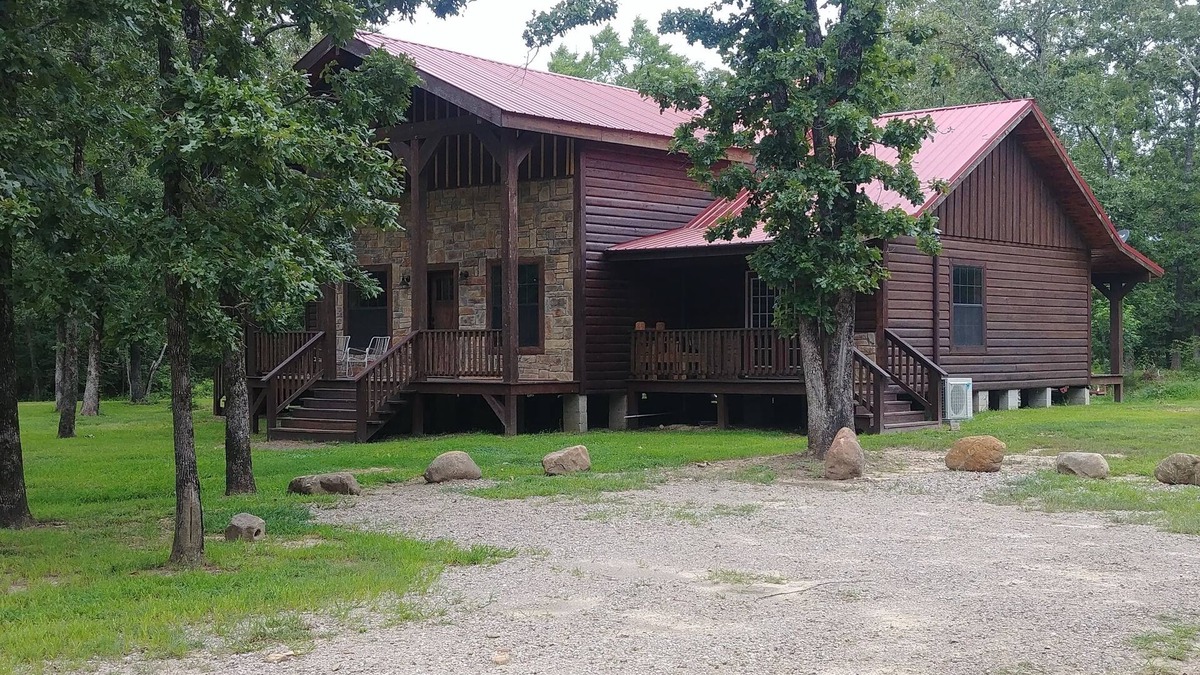Muse Cabin | Unique Log House nestled in the woods near Billy Creek.