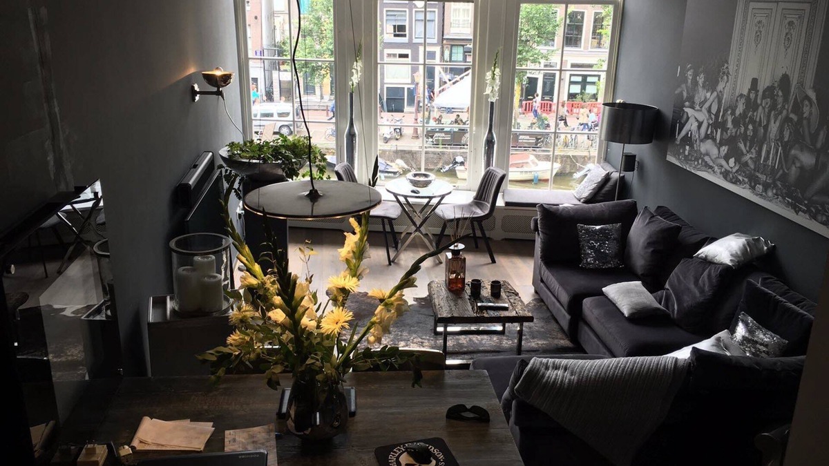 Red Light District Apartment | unique, luxery, canal view, central, quiet bedroom,lifetime experience,