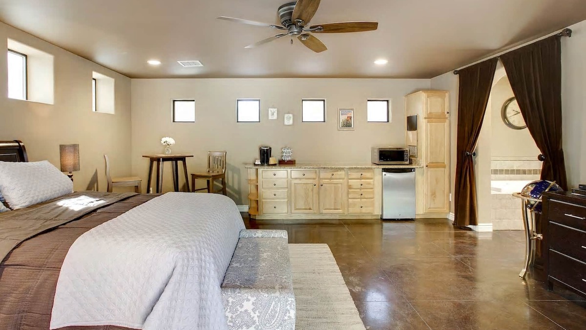 Shea North Estates House | Unique & Luxurious Private Suite in Scottsdale- Sedona Suite