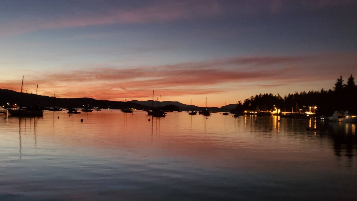 Sidney Boat Rental | Unique Luxury Power Yacht